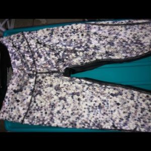 VS star print leggings